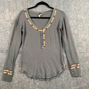 We The Free‎ Grey Women’s Size XS Thermal Henley Rainbow Embroidered Boho Shirt